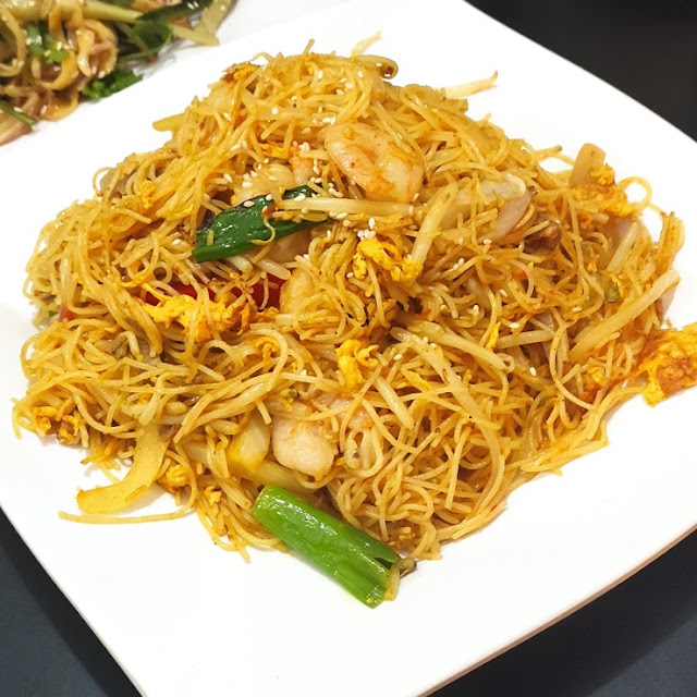 Beef Fried Noodles and the Other Dishes