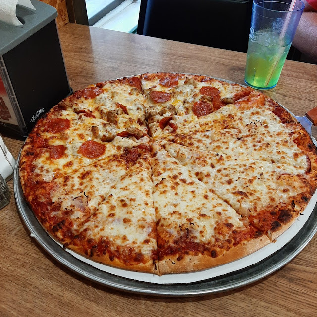 ½ Sausage & Pepperoni ½ Saurkraut Pizza