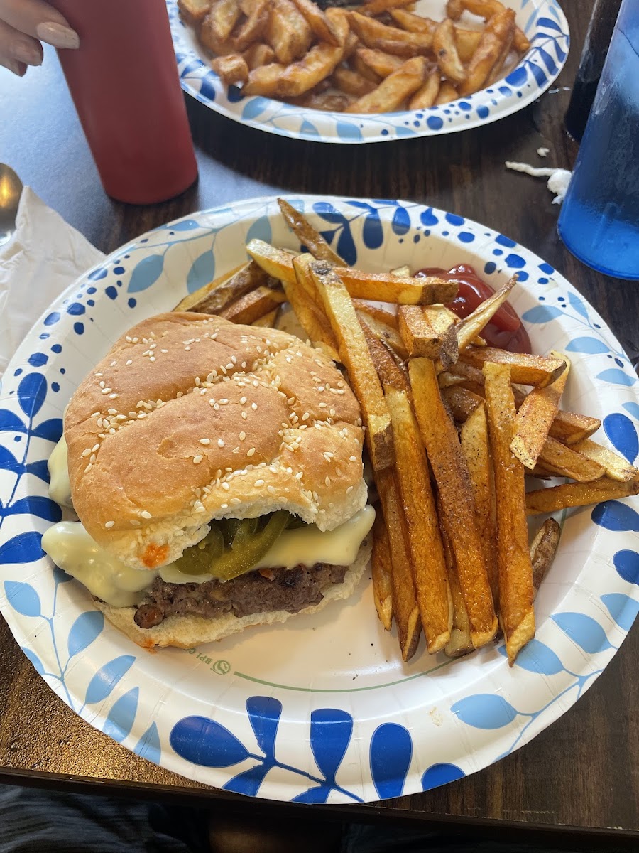 Dershey’s Cafe