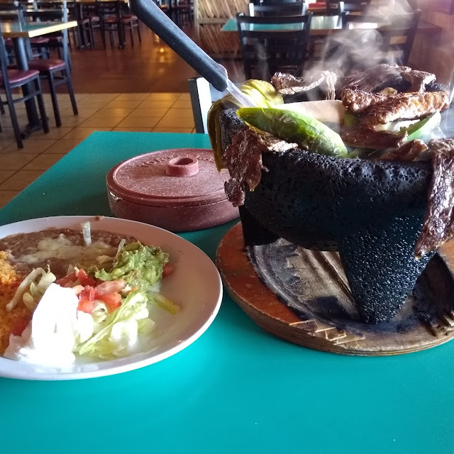 Molcajete Caliente