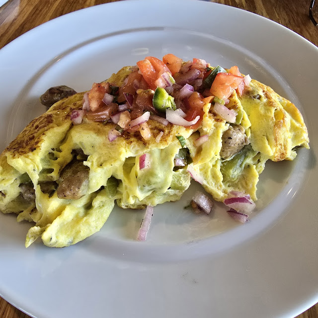 Omelet with Sausage and Green Chile