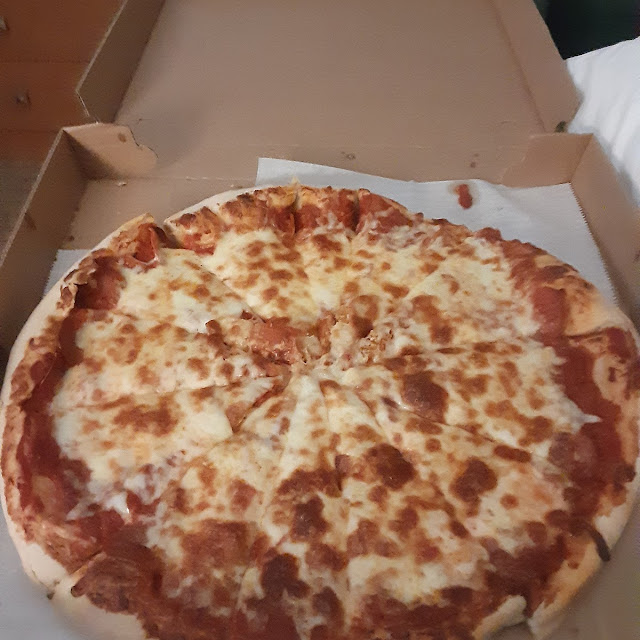 Large Pepperoni Pizza