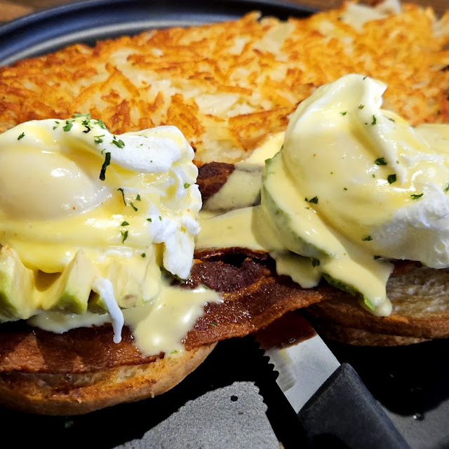 Eggs Benedict