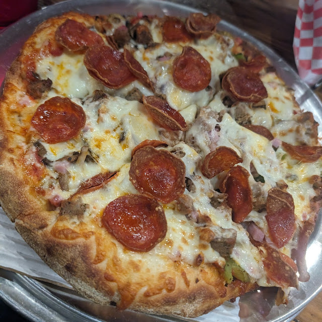 Gibbon Pizza