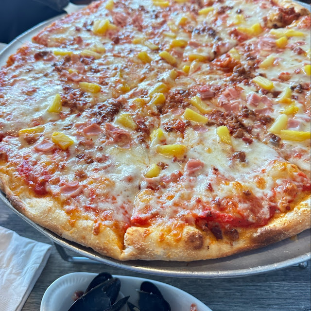 Hawaiian Pizza