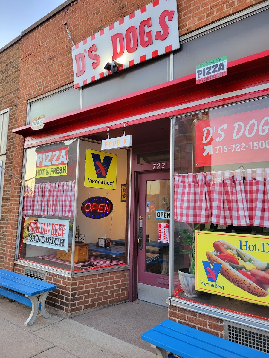 D’s Dogs & Pizza