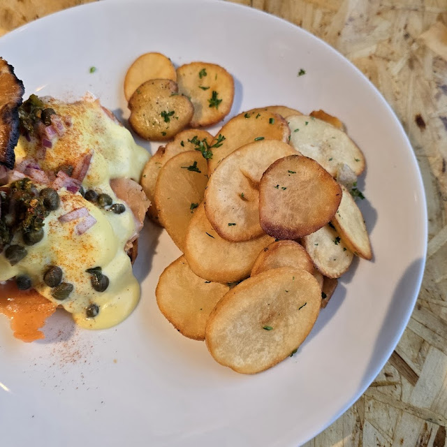 Smoked Salmon Benny