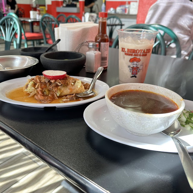 Tacos Dorados Con Carne Y Consomé