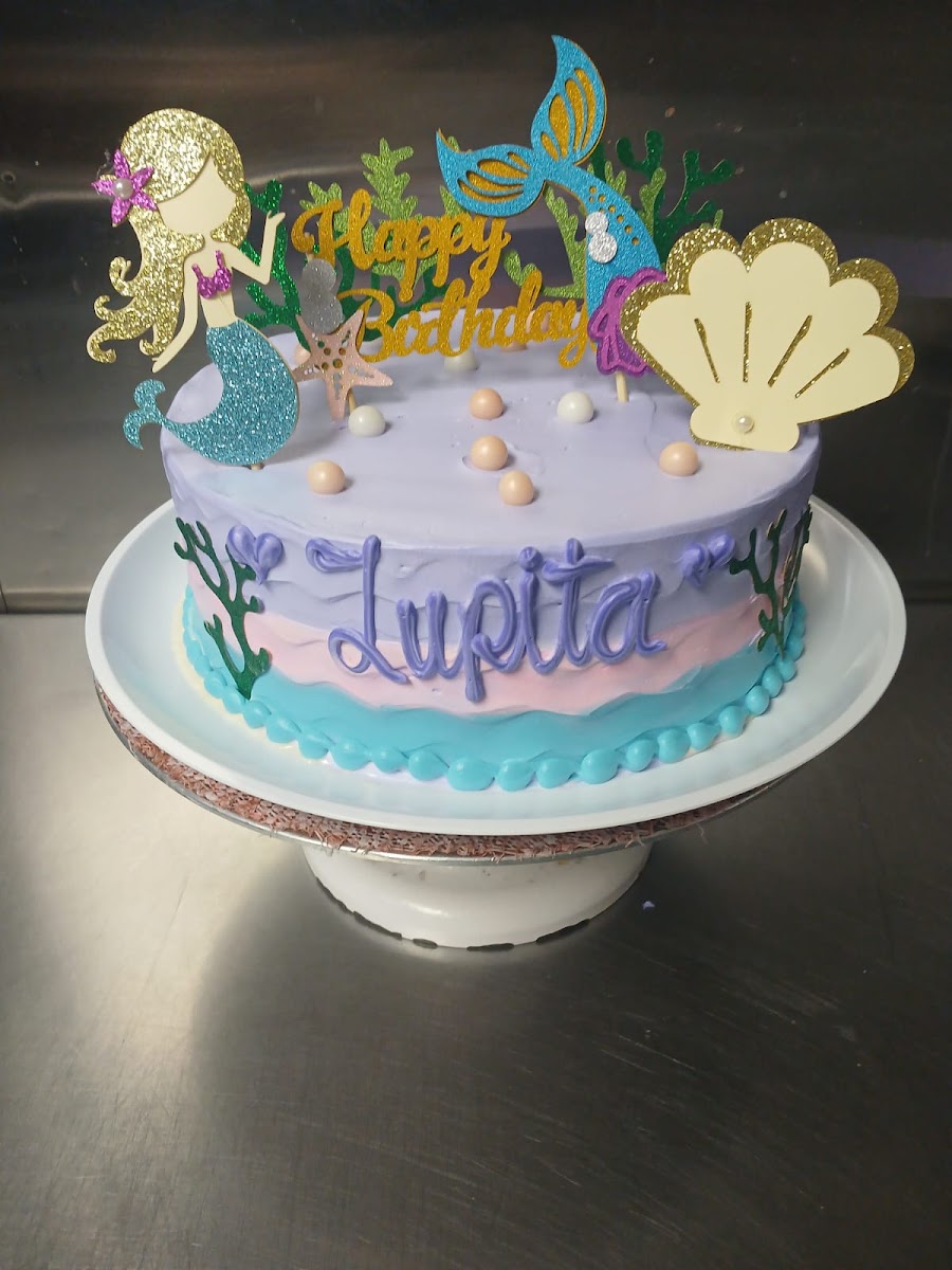 El Chantilly Bakery
