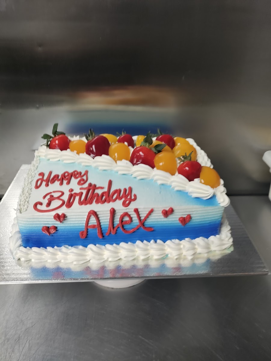 El Chantilly Bakery
