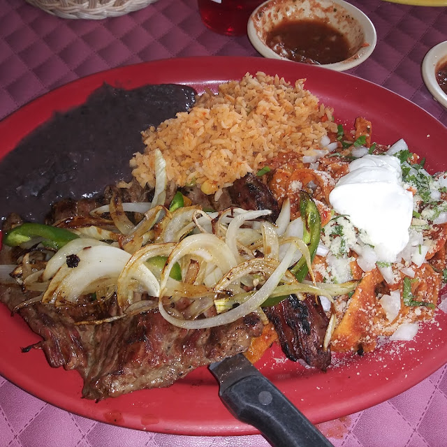 Fajitas Con Chilaquiles