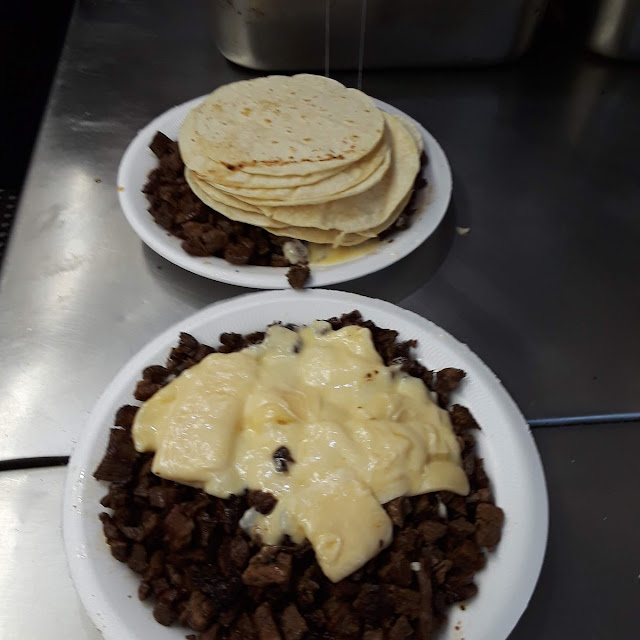 Fajita Con Queso Y Tortillas