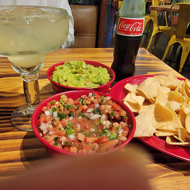 Large Guacamole Large Pico De Gallo