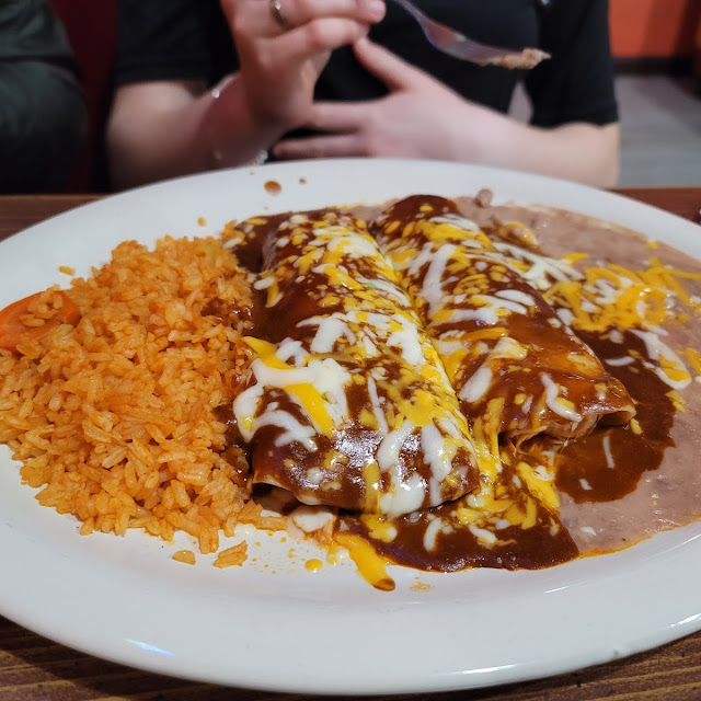 Chicken Enchiladas De Mole