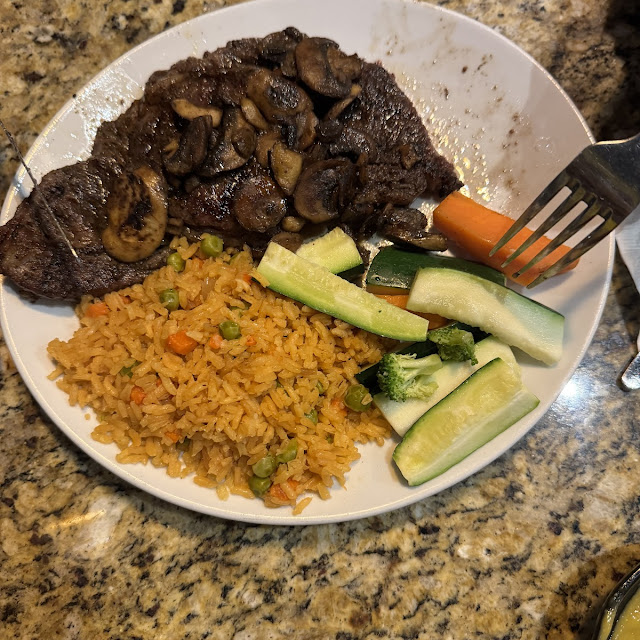 Steak Con Champiñones