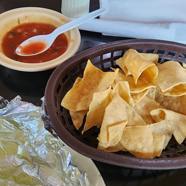Chips and Salsa Roja