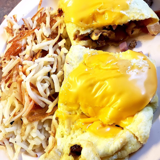 Western Omelet w Hashbrowns