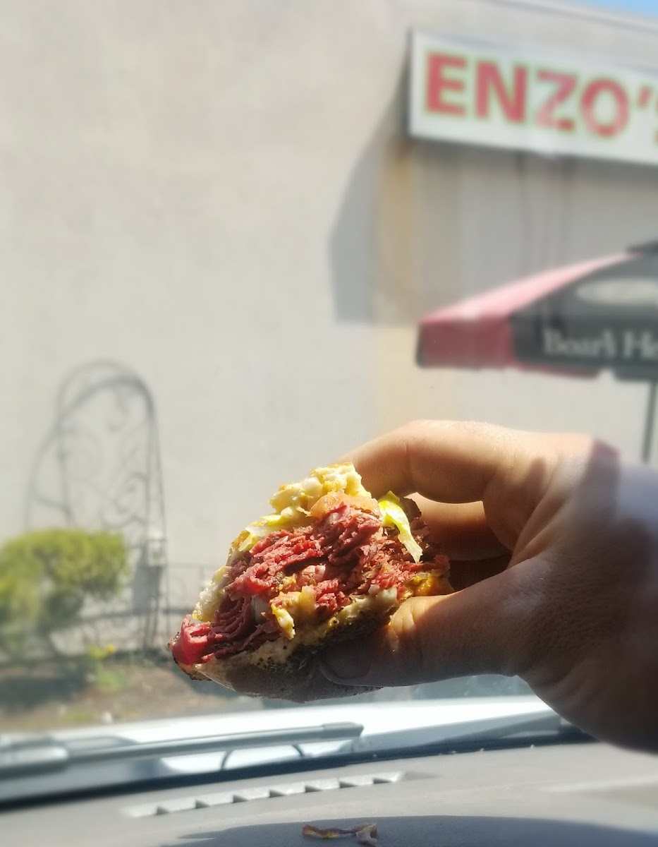 Enzo's Pizza And Deli