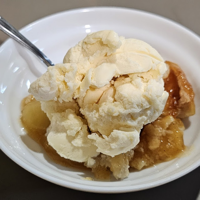 Apple Cobbler with Ice Cream