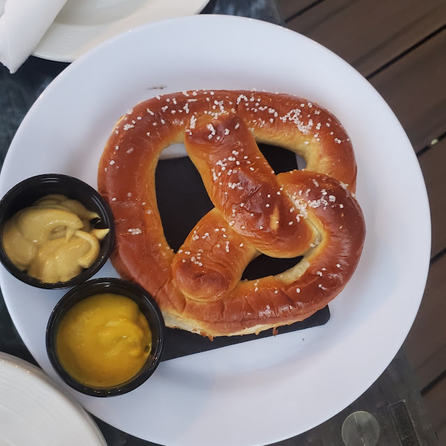 Pretzel Mustard