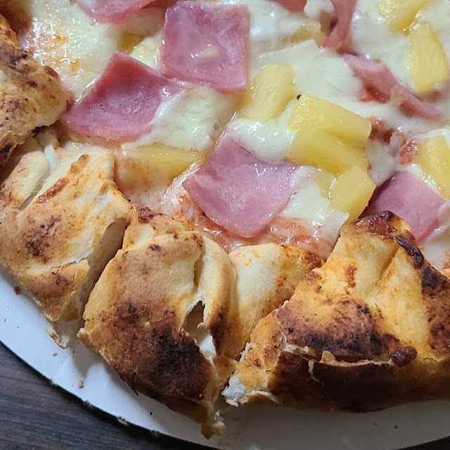 Hawaiian Pizza