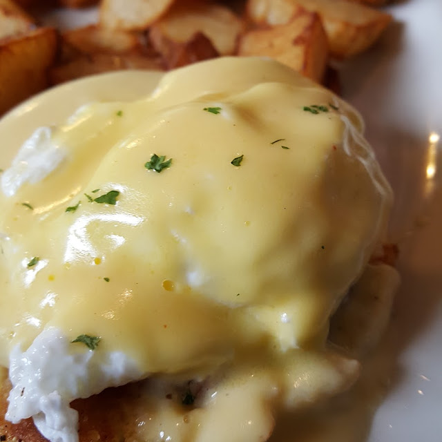 Eggs Benedict