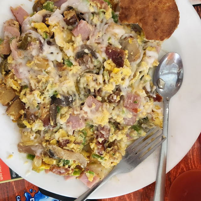 Breakfast Skillet w Gravy