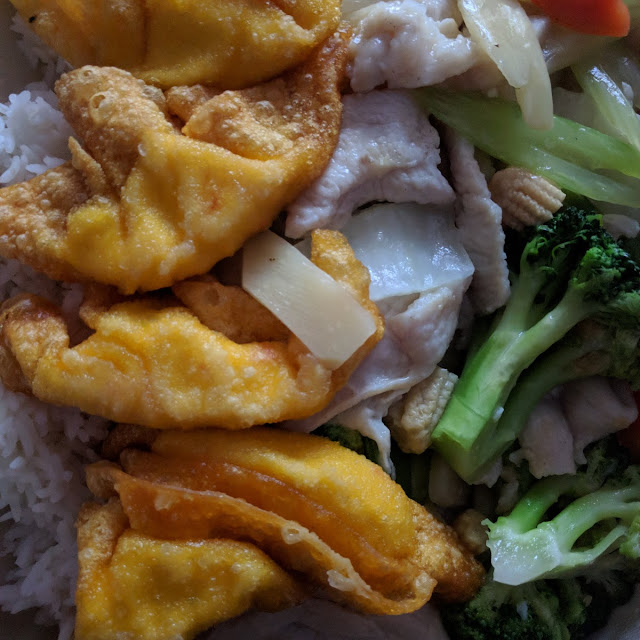 Chicken and Vegetables Crab Rangoon White Rice