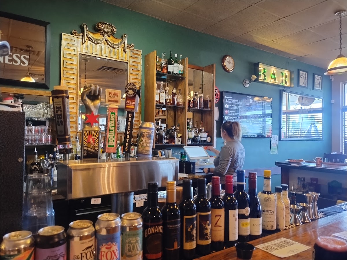 Fox Pub and Cafe