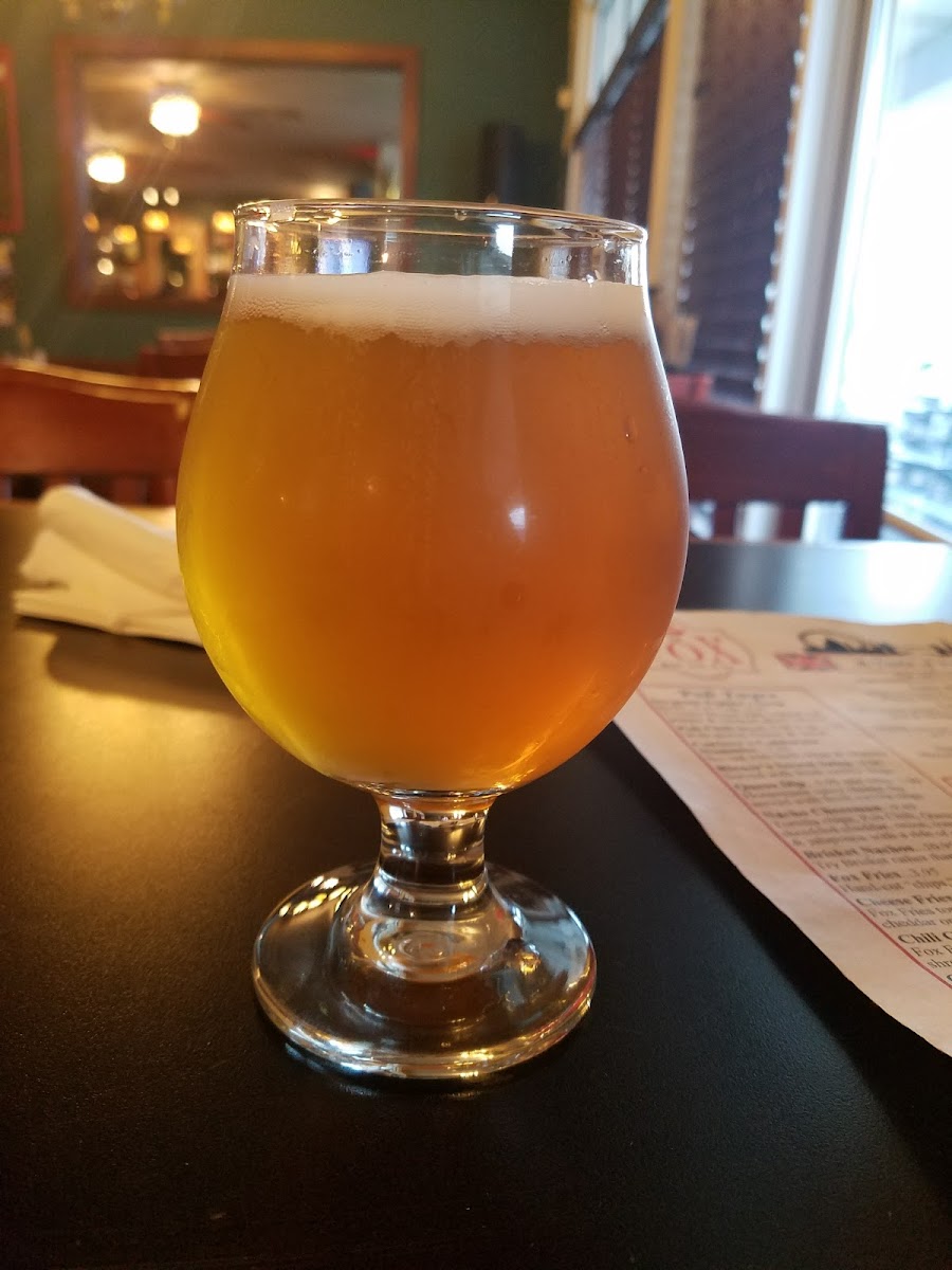 Fox Pub and Cafe