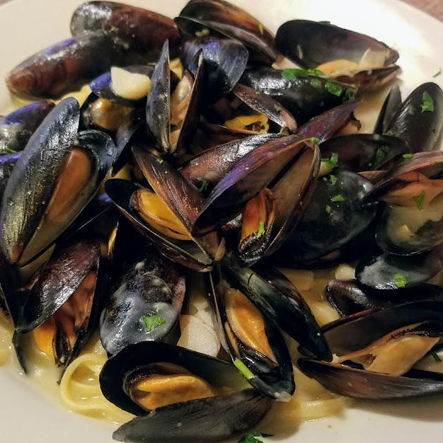 Mussels in Wine Sauce