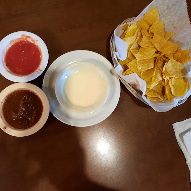 Chips and Salsa and Caseso Cheese Dip