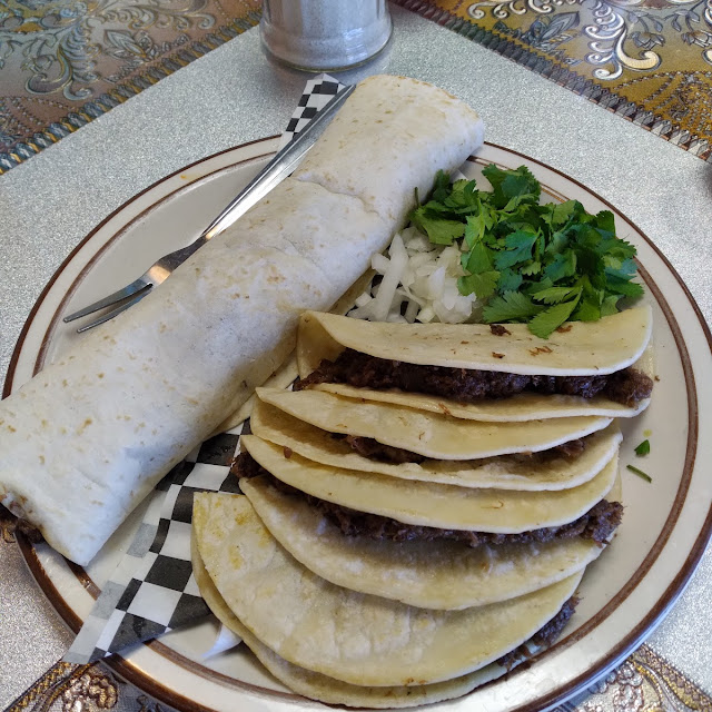Burrito De Barbacoa Y Corn Tortilla Barbacoa Tacos