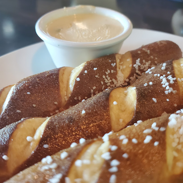 Pretzel Queso