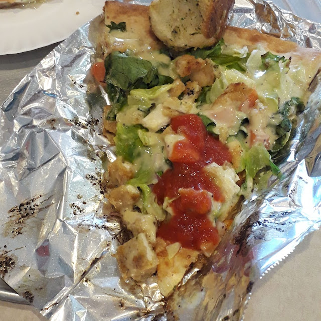 Stuffed Pizzameat Vegetable Con Tomate Sauce