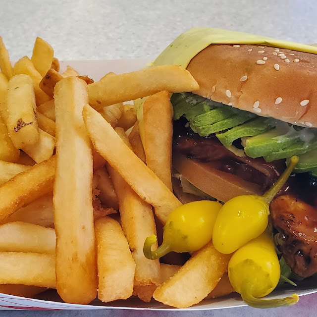 Chicken Burger w Avocado