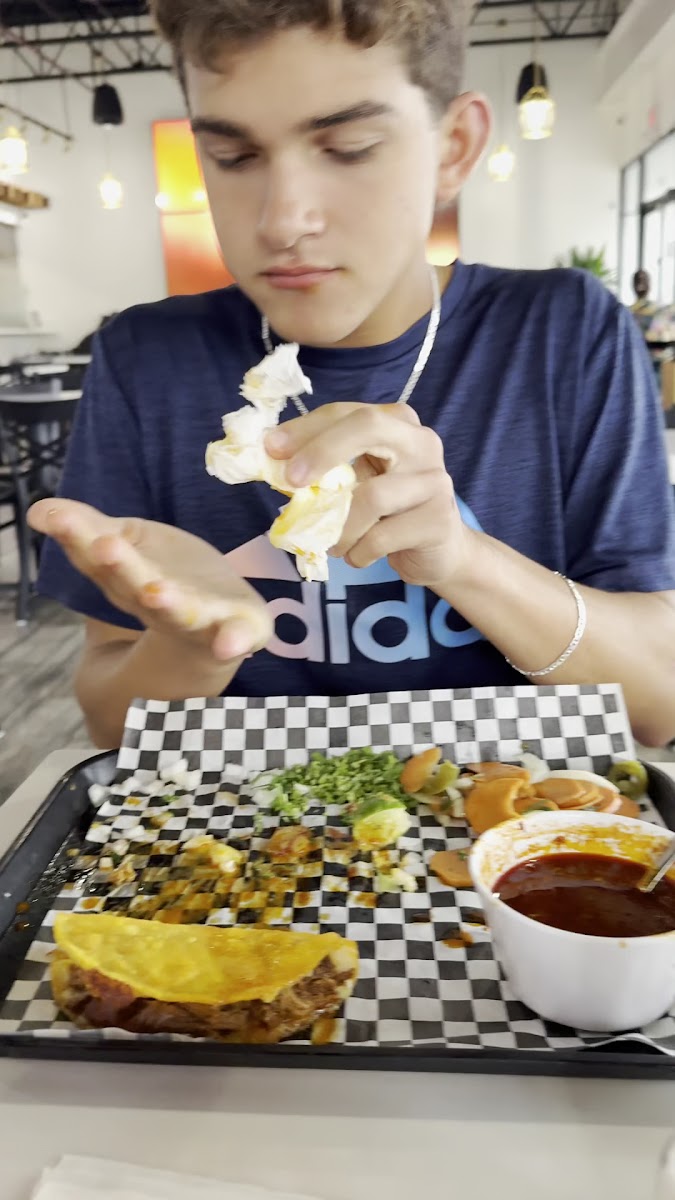 Gorditas y Tacos La Bala