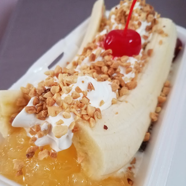 Huge Banana Split