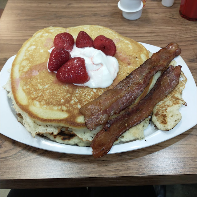 3 Pancakes with Strawberries and Bacon