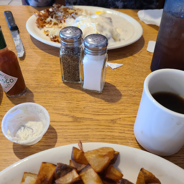 Biscuit and Gravy