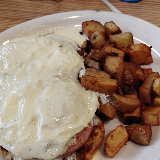 Eggs Benedict