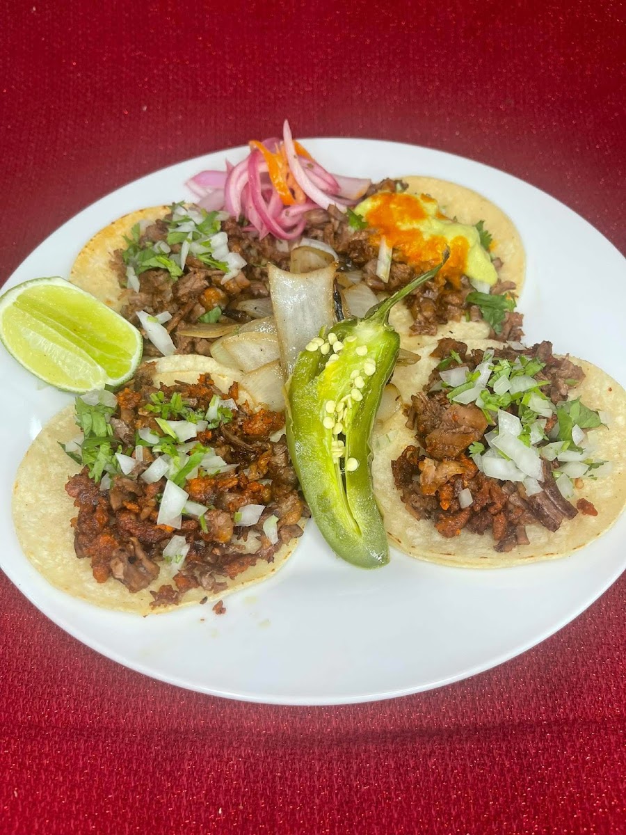 Guanatos Kitchen & Taqueria