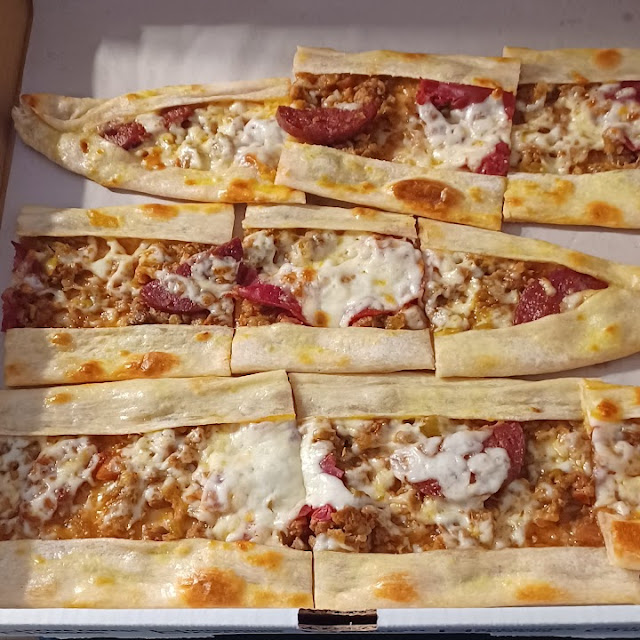 Karişik Pide