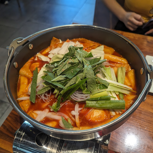 Spicy Rice Cake Stew with Fish Cake and Veggies