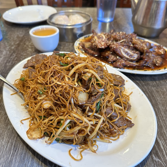 牛 肉 炒 麵 beef chow mein