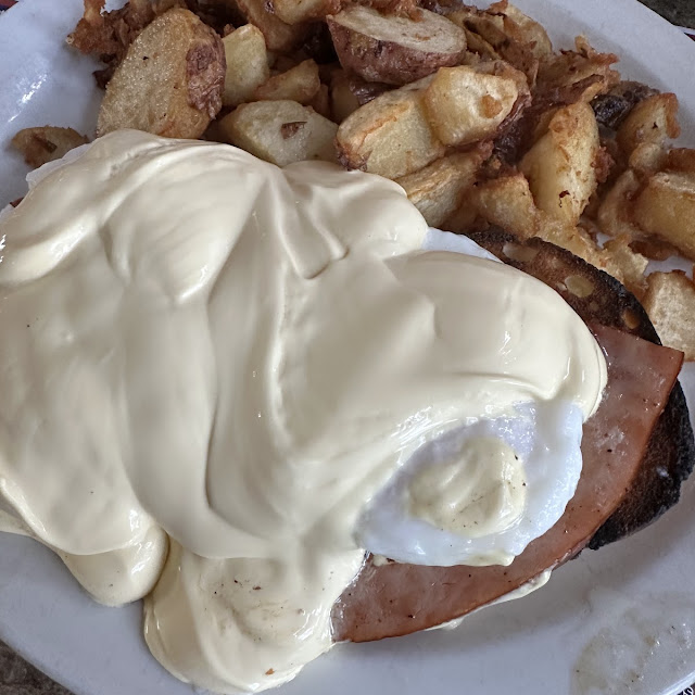 Eggs Benedict