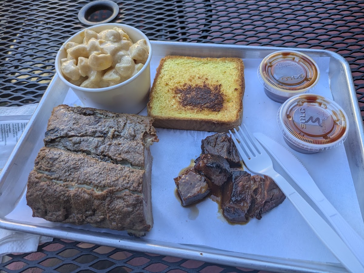High on the Hog BBQ and Sweets