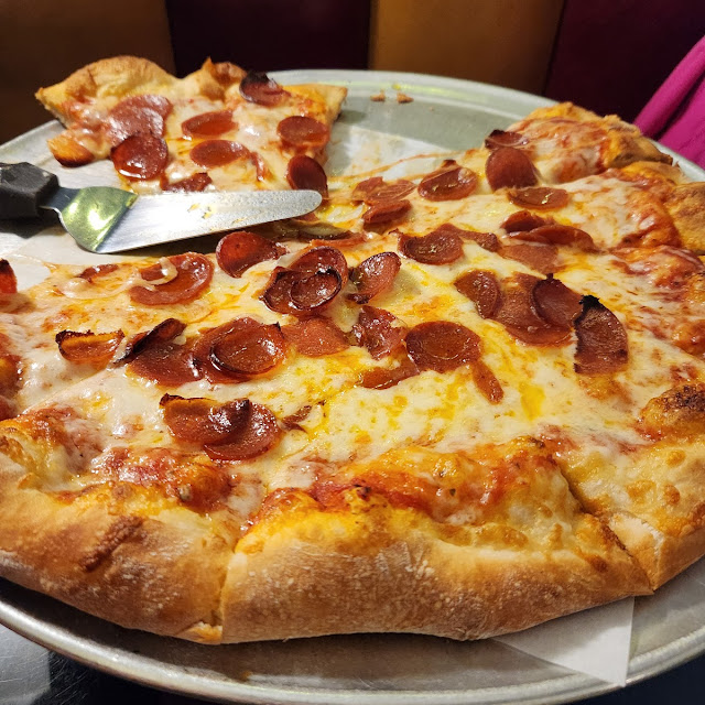 Large Pepperoni Pizza