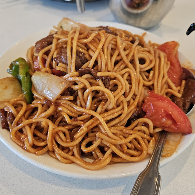 Tomato & Beef Chow Mein
