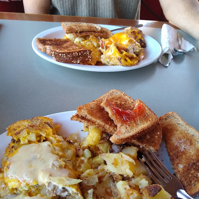 Veggie Omelette Home Fries Header Omelette with Hash Browns